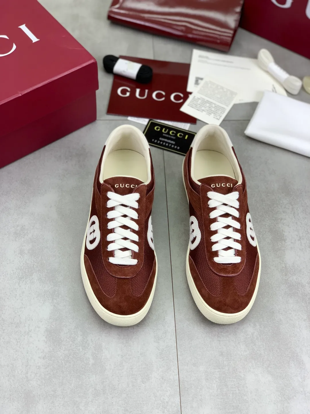 Men's shoes 💰P562 New GUCCI classic design moral training element catwalk model, matching version of top quality moral training shoes for men and women. Epoxy logo process is concave and convex, matching oil edge technology, punched cowhide cloth surface, suede cowhide surface splicing, breathable and not stuffy, the original overlasted shoe model is comfortable on the feet.  Fabric: Matched leather + cloth + mesh Lining: Water-dyed sheepskin Foot: Water-dyed sheepskin Outsole: Original molded TP matching environmentally friendly material Packaging: Top counter full set of packaging Female 35-42 (Female 41.42. Customized) Male 39-46 (46 customized)